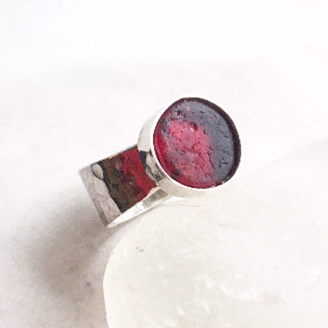 Spezialanfertigung. Echtes Sehr Seltenes Rotes Seeglas Und Sterling Silber Ring. Nur Noch Wenige Verfügbar Spezialanfertigung. Echtes Sehr Seltenes Rotes Seeglas Und Sterling Silber Ring. Nur Noch Wenige Verfügbar von bykitzy