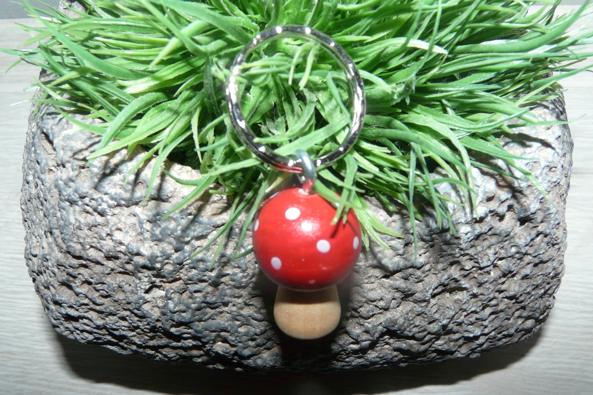 Holz Pilz Glückspilz Glück Anhänger Schlüsselanhänger Taschenanhänger Party Geburtstag Herbst von bylichterglanz