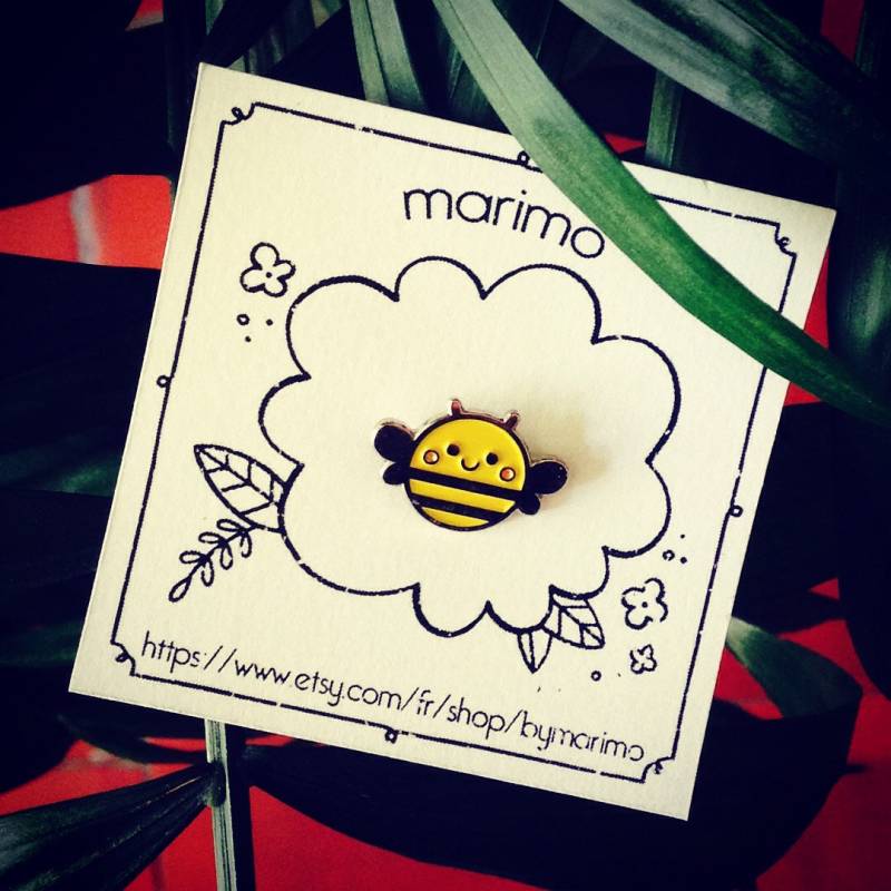 Emaillierte Brosche/Bienennadel von bymarimo