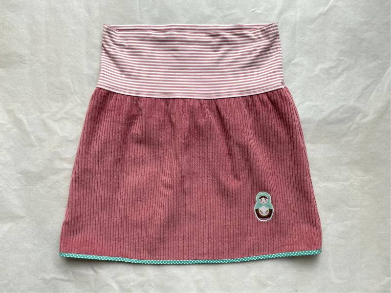 Größe M, Cordrock, Retrorock Damen, Rock Mit Matrouschka Aus Breitcord von bymeLieblingsstuecke