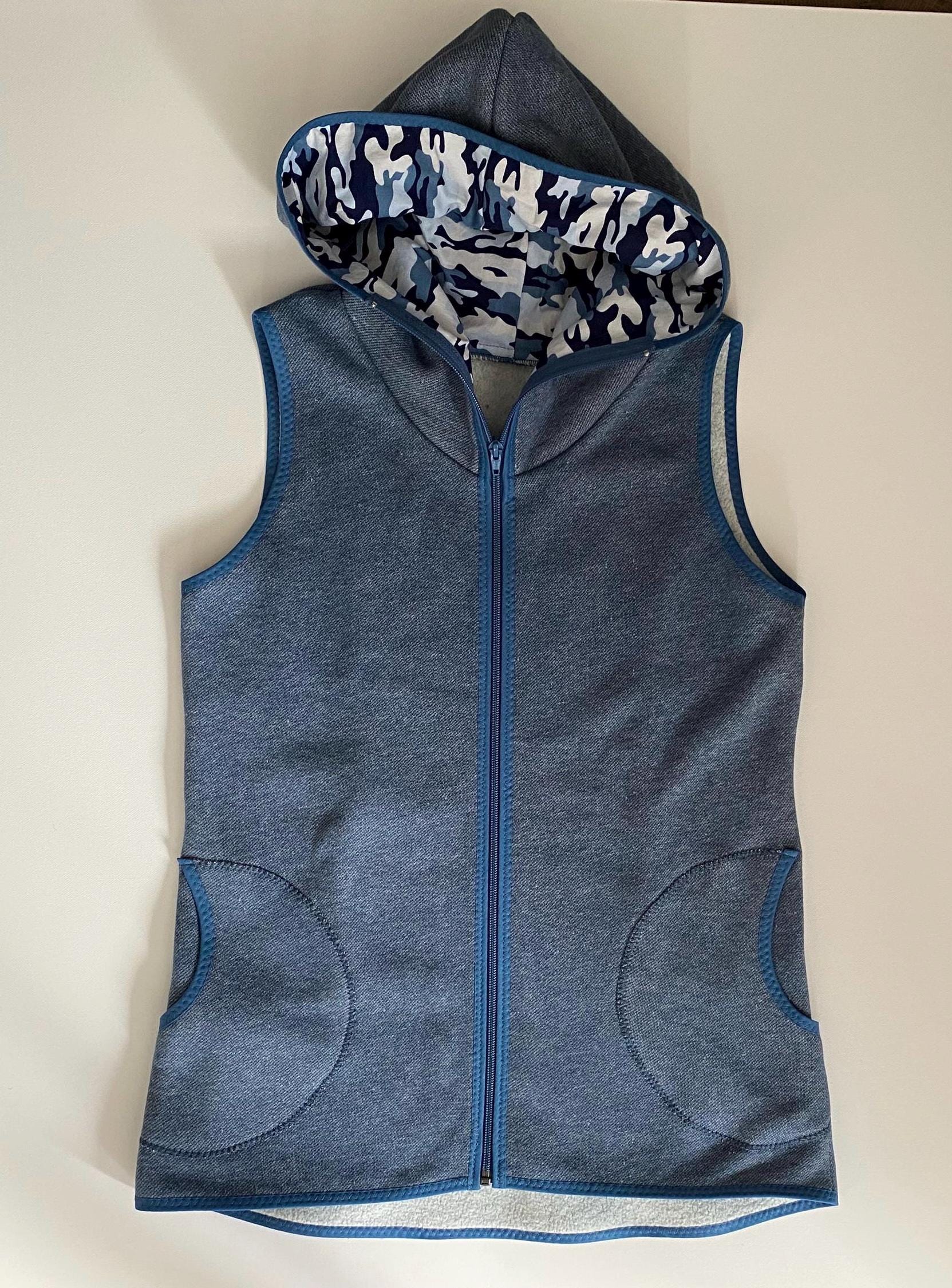 Größe M Ärmellose Weste Aus Sweat Mit Kapuze von bymeLieblingsstuecke