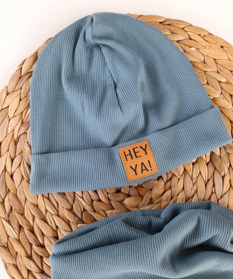 Hipster Beanie Mütze Mit Label/Patch Baby Und Kinder Hej Hey Mini Me Herbst Winter Petrol von bymini20