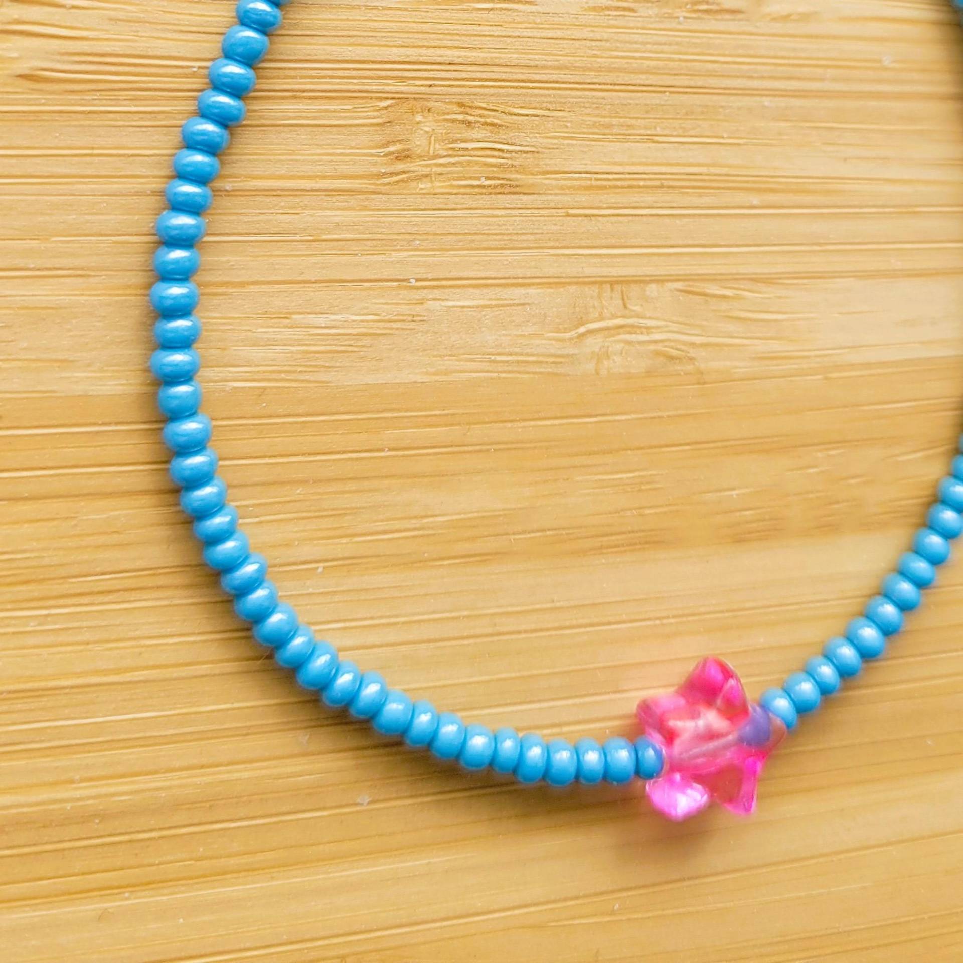 Armband Armkettchen Blaue Perlen Mit Pinkem Stern - Perfekt Für Den Sommen Armband Armkettchen Blaue Perlen Mit Pinkem Stern - Perfekt Für Den Sommen von byschmidtchen