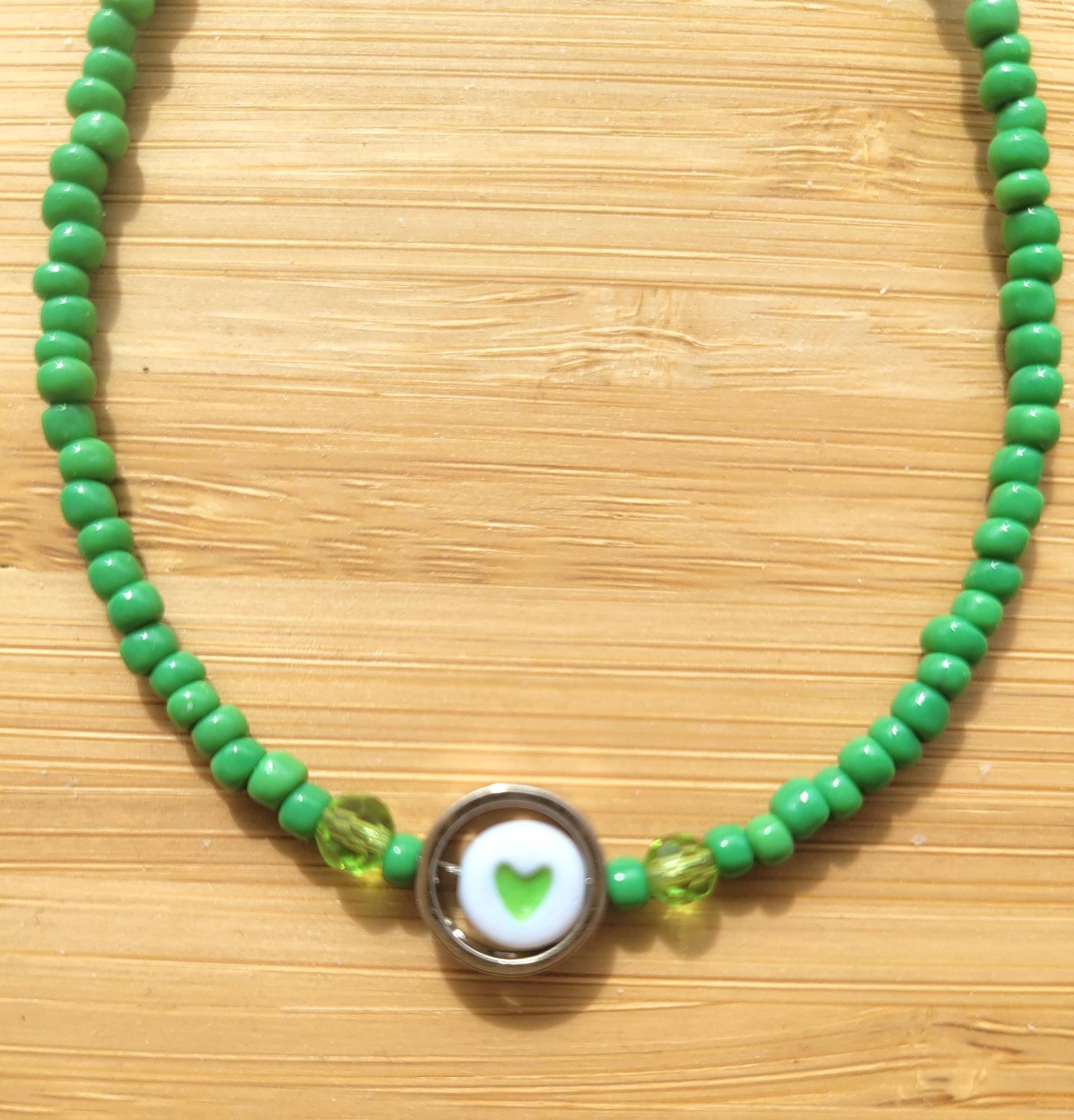 Armband Armkettchen Mit Grünem Herz Und Grünen Perlen. Länge Ca. 18, 5 cm + 5 Verlängerung Armband Armkettchen Mit Grünem Herz Und Grünen Perlen. Länge Ca. 18, 5 cm + 5 Verlängerung von byschmidtchen