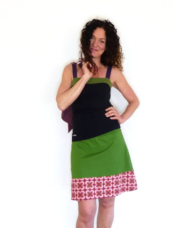 Bundrock in A-Form - Grün, Retro-Bordüre Beere von bysita