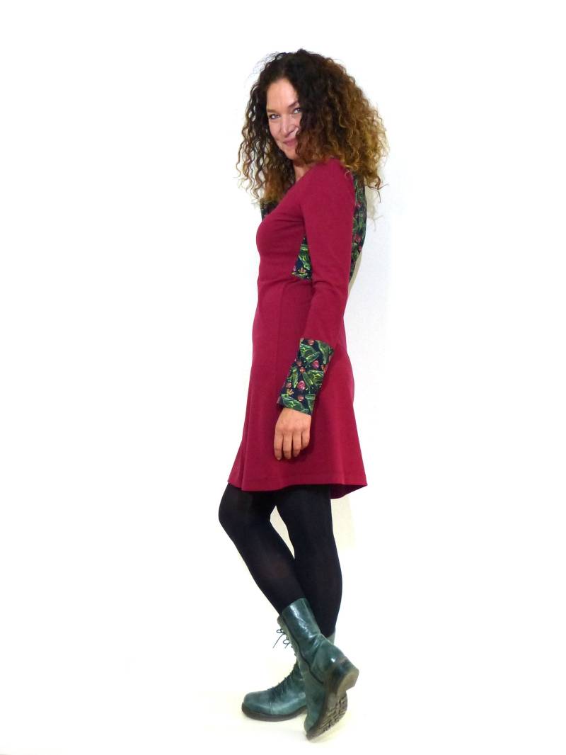 Damenkleid A-Form -Bordeaux, Gemustert-Baumwoll-Fleece + Biojersey von bysita