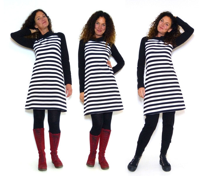 Sale Hängerkleid Mit Rollkragen. Geringelt in Schwarz Und Weiß von bysita