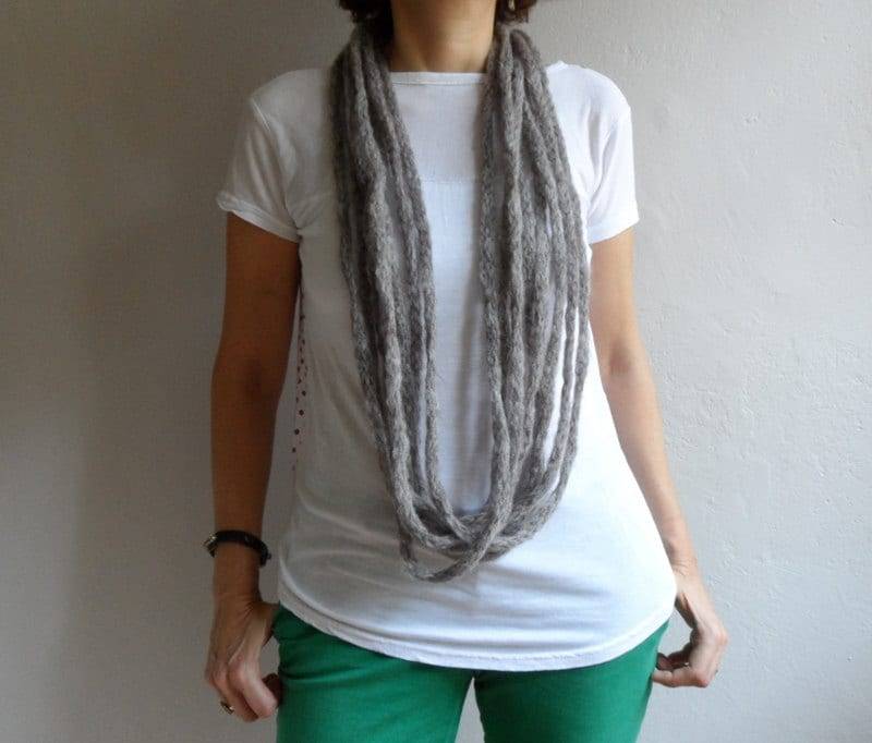 Handgemachter Brauner Gestrickter Loop Schal, Infinity Cowl Halswärmer von bysweetmom