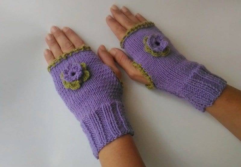 Handgestrickte Wolle Fingerlose Handschuhe, Flieder Blumen Handschuhe von bysweetmom