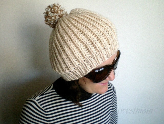 Frauen Slouchy Mütze Mit Bommel, Sand Braun Strickmütze von bysweetmom