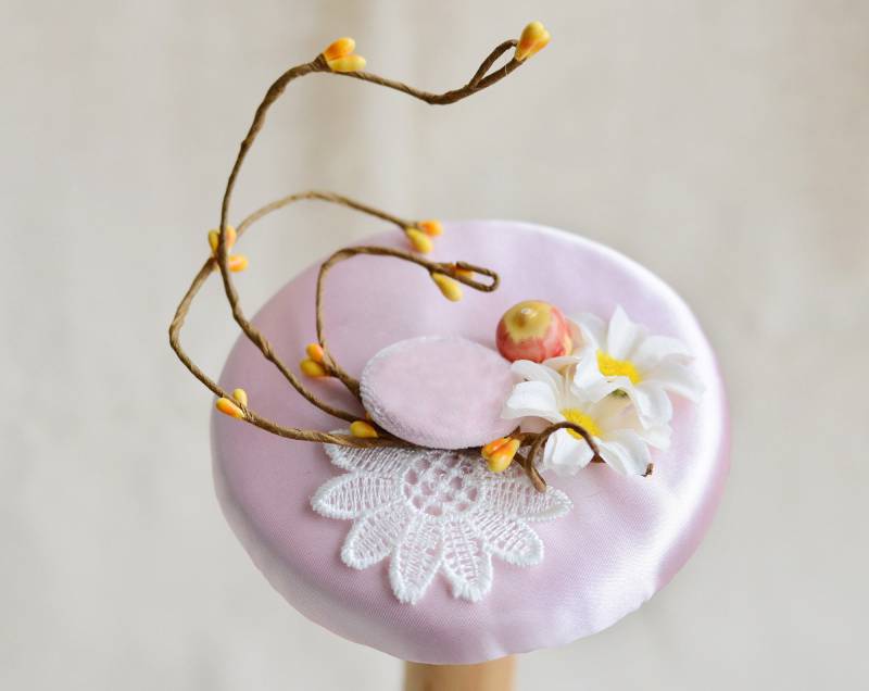 Tea-Party-Hüte Für Frauen Kentucky Derby Ausgefallene Mütze Spitze Blumen Hut Mit Beeren Weddding Rennen Mädchen Rosa Hochzeit von cabanedeorgone