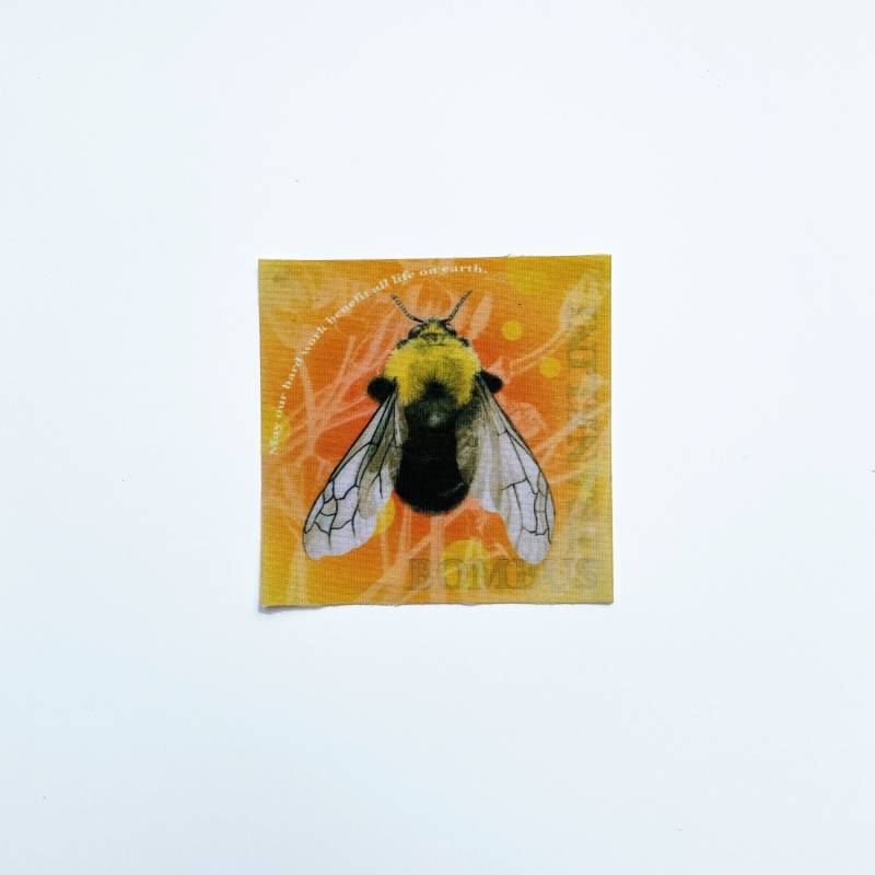 Stoffpatch Bumblebee, Recycelter Polyester Druck, Aufbügeln & Annähen, Farbsublimation, Applikation, Stoffpanel, Inklusive Versand Stoffpatch Bumblebee, Recycelter Polyester Druck, Aufbügeln & Annähen, Farbsublimation, Applikation, Stoffpanel, Inklusive Versand von cadajohnson
