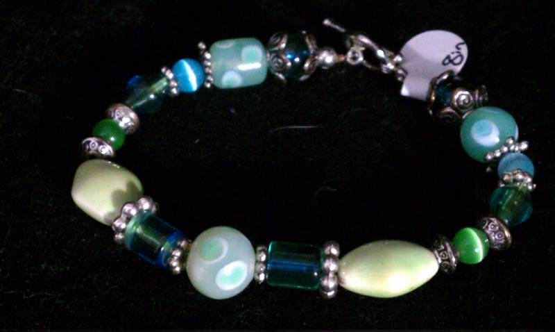 Blau Und Grüntöne Armband | B12 von caitlinsfairycircle