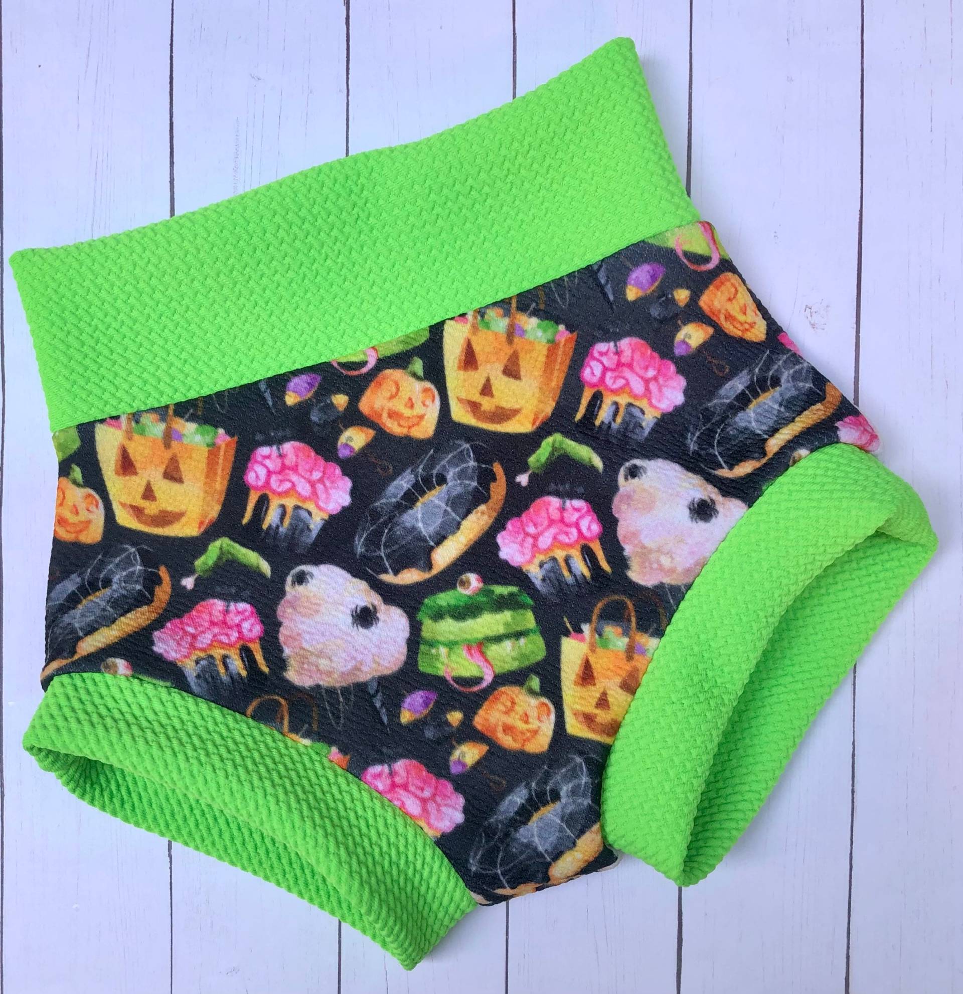 Halloween High Waisted Bummie/Halloween Bummie/Shorts/Shorties/Neugeborene Bummie/Baby Girl Boy Bummie/Unisex Bummie/Bloomers/Shorts von cajunchiccreations