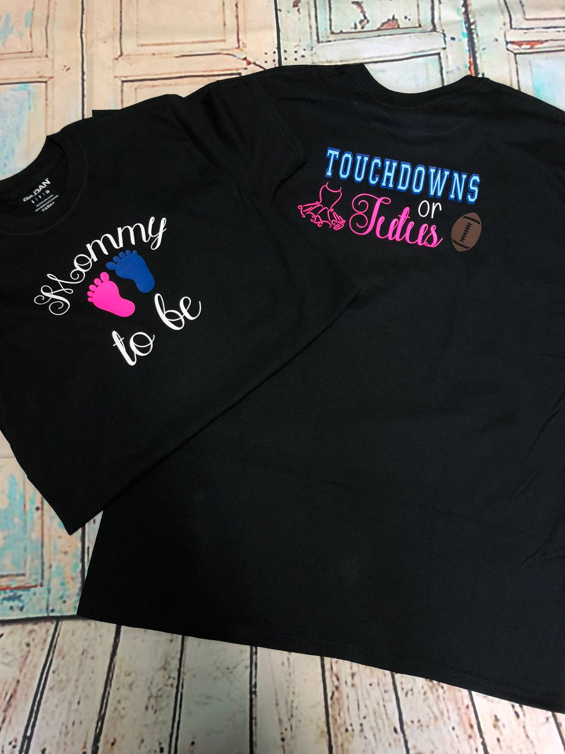 Daddy & Mommy To Be Touchdown Oder Tutus Gender Reveal T-Shirt Set Daddy & Mommy To Be Touchdown Oder Tutus Gender Reveal T-Shirt Set von cajunkreations