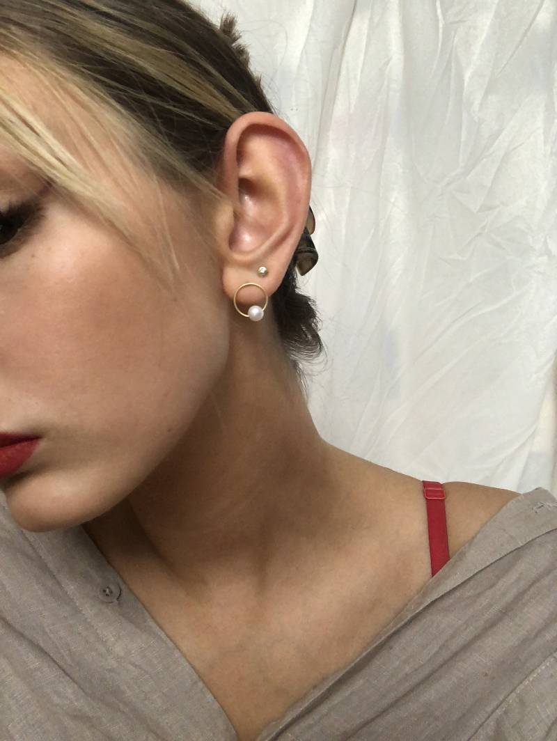 Pearl Earrings. Freshwater Pearls in A Ring Of Gold. Dangle Earrings, You Can Wear Them For Every Occasion von cakecandleholder