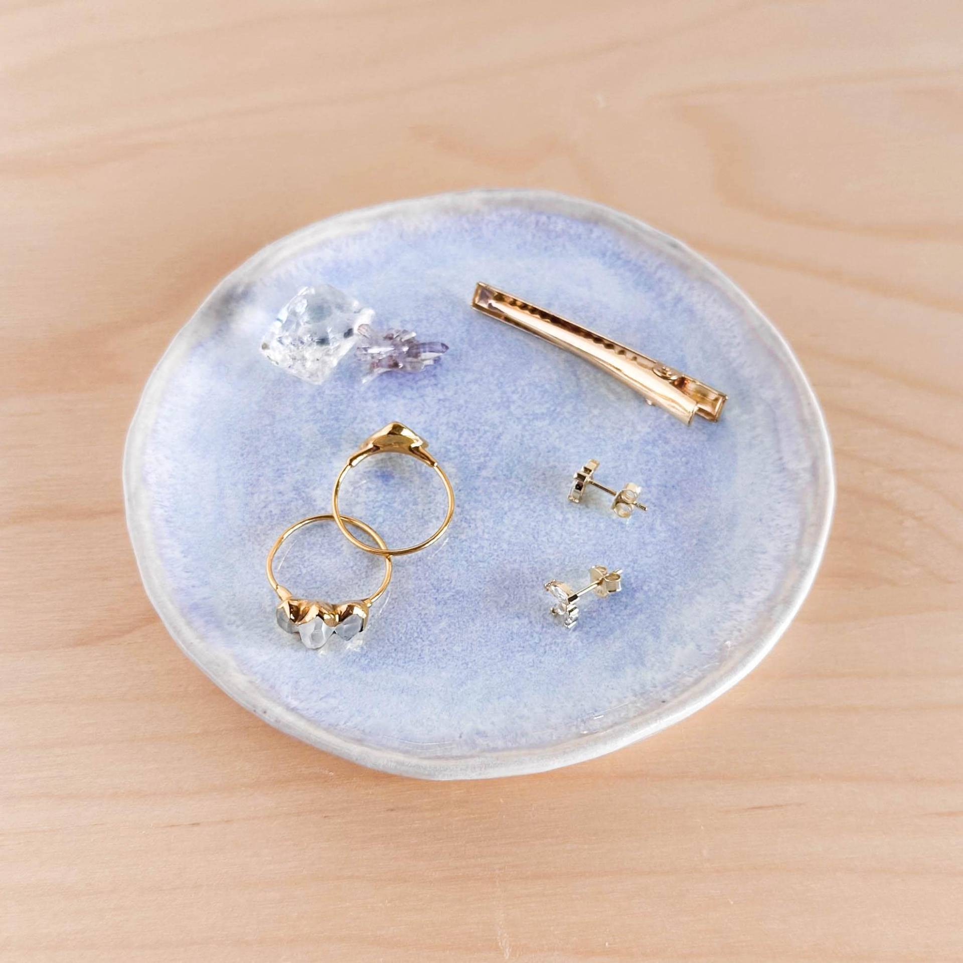 Kleine Schmuckschale, Handgefertigte Keramik, Hell Pastell Blau Lila, Ring Schmuckhalter, Schmuckhalter Zu Hause, Schreibtischdekor, Einzigartig Kleine Schmuckschale, Handgefertigte Keramik, Hell Pastell Blau Lila, Ring Schmuckhalter, Schmuckhalter Zu Hause, Schreibtischdekor, Einzigartig von calieandco