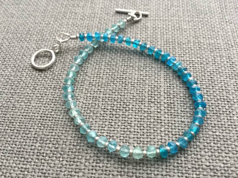 Blauer Apatit Armband Zwei Ton Sterling Silber Edelstein Schmuck Zierliches Geschenk Für Sie Blauer Apatit Armband Zwei Ton Sterling Silber Edelstein Schmuck Zierliches Geschenk Für Sie von cameebijoux
