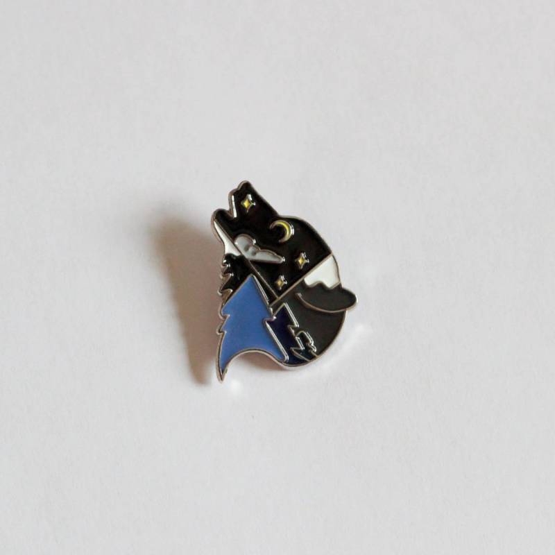 Mountain Wolf Blauer Emaille Pin Mountain Wolf Blauer Emaille Pin von camopins