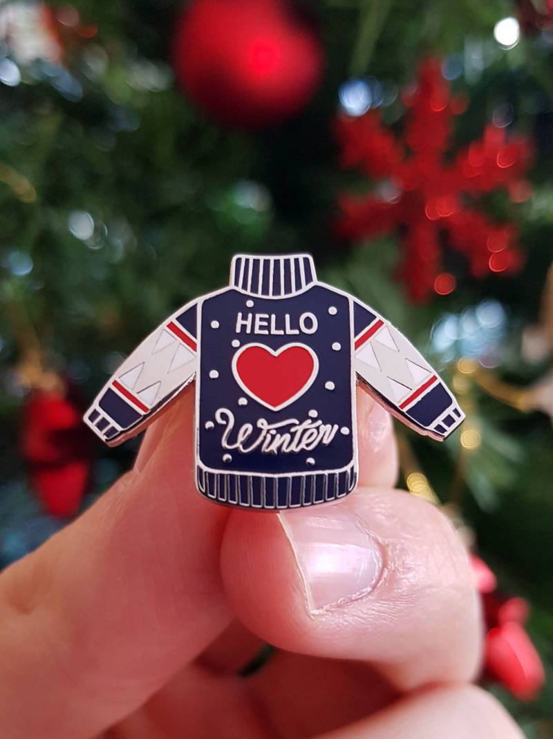 Weihnachtspullover - Hard Enamel Pin Weihnachtspullover - Hard Enamel Pin von camopins