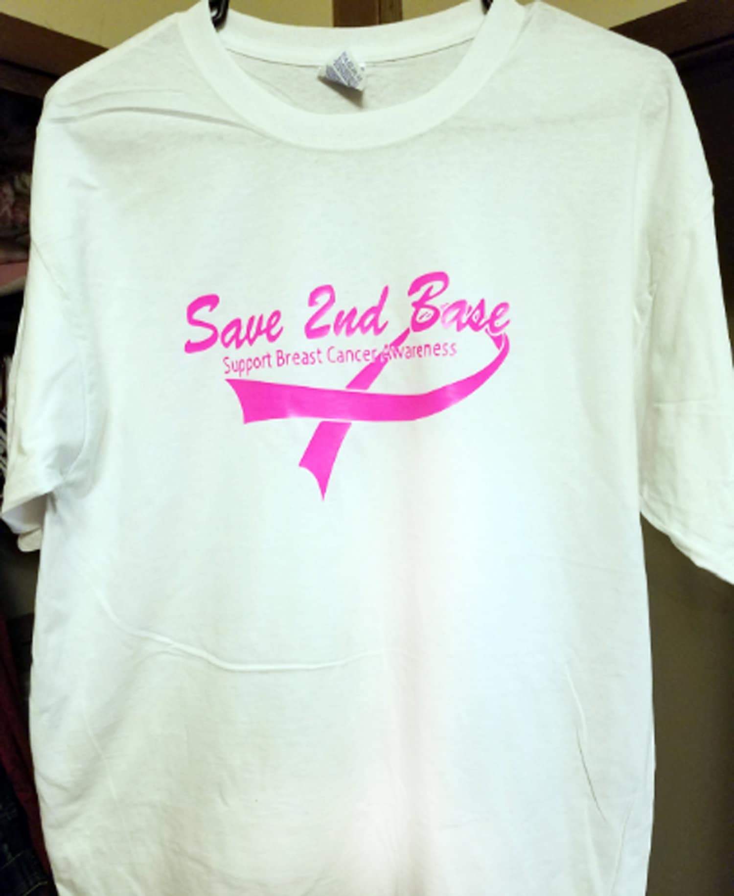 Brustkrebs-Bewusstseins Sparen 2. Basis T-Shirt Brustkrebs-Bewusstseins Sparen 2. Basis T-Shirt von candrcustomzdesignz