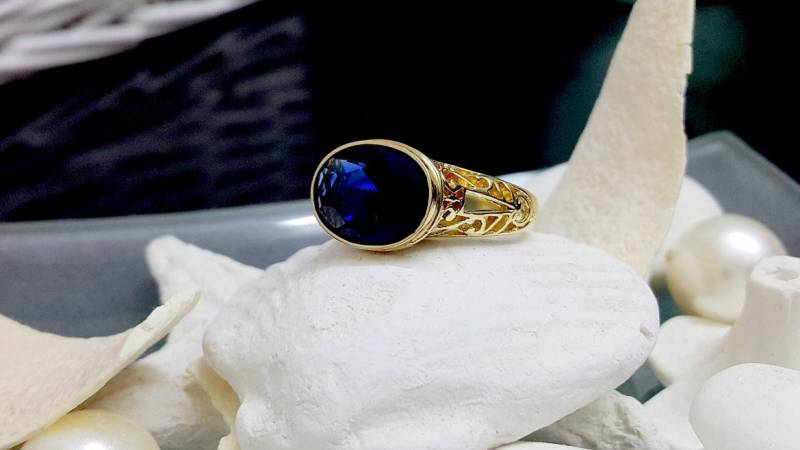 Saphir Ring Im Labor Gewachsen, 14K Gold Filled, Cocktail von candybohojewelry