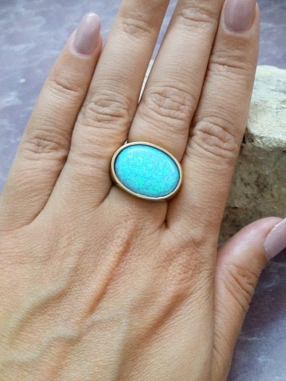 14K Gold Filled Ring, Bezel Set Labradorit Blauer Opal von candybohojewelry