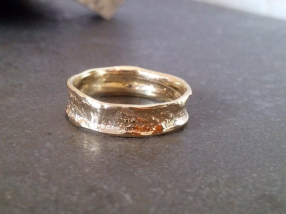 Dünner Unisex Ring, Männer Ehering, Frauengold Alternatives Ehering, Gehämmertes Ehering von candybohojewelry