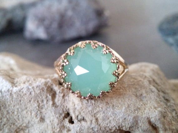 Gold Mint Ring, Grüner Chrysopras Zierlicher Zarter Lünette Set Runder Stein Ring von candybohojewelry