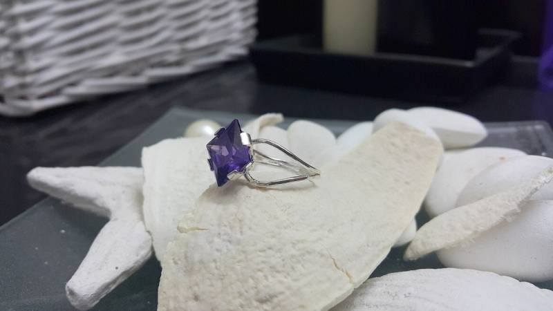 Handgemachter Ring Aus Sterlingsilber Mit Amethyst von candybohojewelry