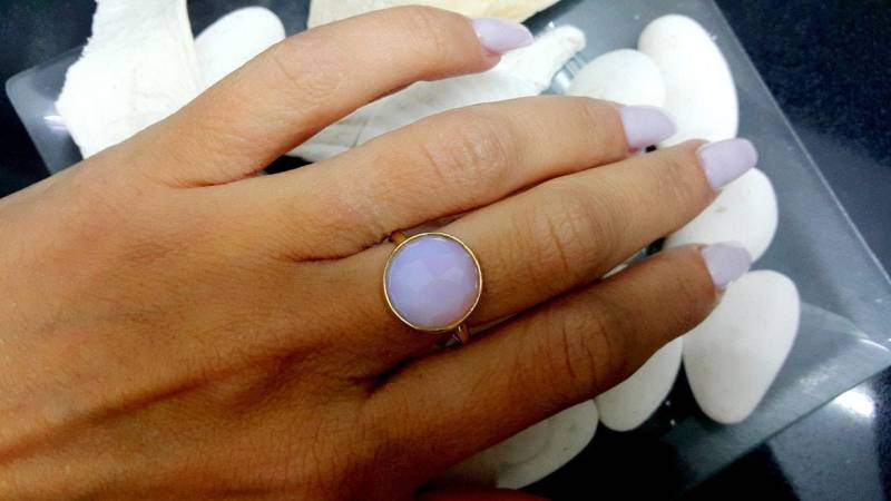 Lünette Ring, Goldring, Opalit Halb Kostbarer Flieder Großer Edelstein Gehämmerter Korb von candybohojewelry