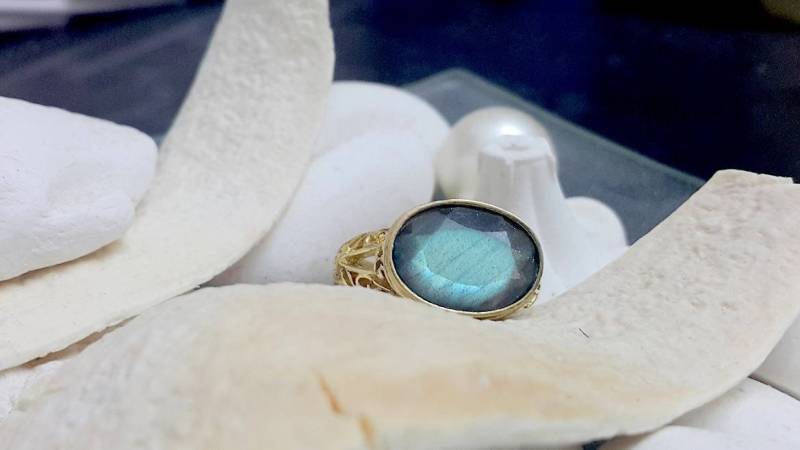 Natürlicher Labradorit-Ring, 14K Gold Filled, Ovaler Edelstein von candybohojewelry