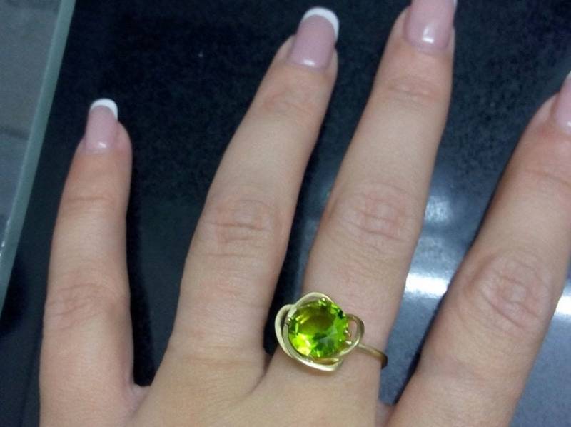 14K Gold Filled Peridot Ring, Olivgrüner Edelstein, Statement Ring von candybohojewelry