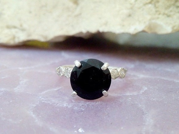 Schwarzer Onyx Sterlingsilber Ring, Klarer Quarz Kristalle, Statement-Ehering von candybohojewelry