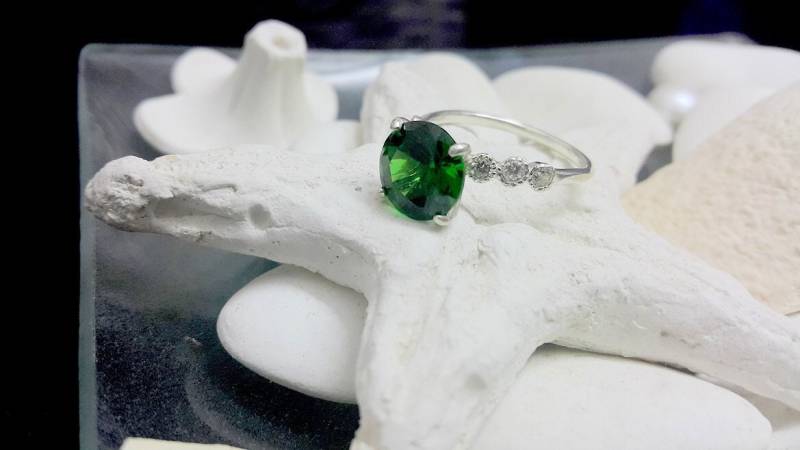 Smaragd Sterling Silber Ring, Runde Mai Birthstone, Braut Verlobung von candybohojewelry