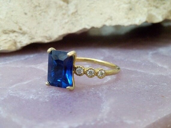 Gold Filled Saphir-Ring, Smaragdschliff, Akzente Durch Klaren Quarz von candybohojewelry