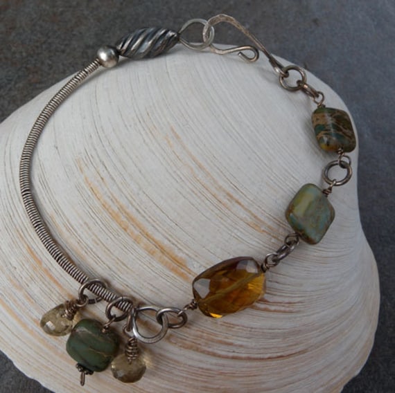 Armband Aus Honig Quarz Und Aquaterra Jaspis Mit Sterling Silber Draht Armband Aus Honig Quarz Und Aquaterra Jaspis Mit Sterling Silber Draht von canterburyvines