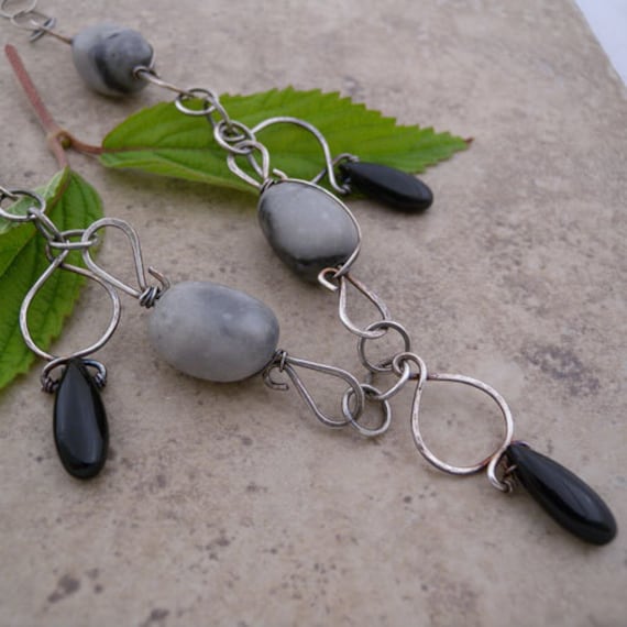 Halskette Aus Schwarzem Achat in Tropfenform Und Grauem Marmor Sterling Silber Halskette Aus Schwarzem Achat in Tropfenform Und Grauem Marmor Sterling Silber von canterburyvines