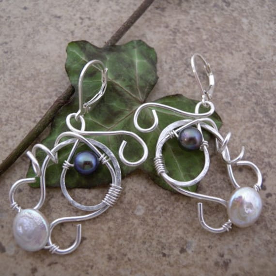 Ohrringe Aus Sterlingsilberdraht Schwarz Und Platium Münze Perle Ohrringe Aus Sterlingsilberdraht Schwarz Und Platium Münze Perle von canterburyvines