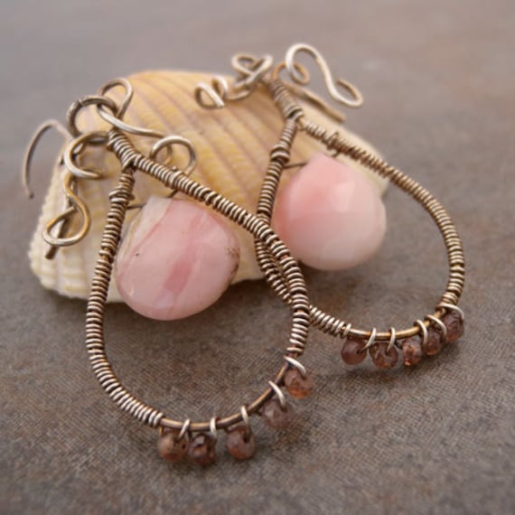 Opal Saphir Und Sterling Silber Draht Gewickelt Ohrringe Opal Saphir Und Sterling Silber Draht Gewickelt Ohrringe von canterburyvines
