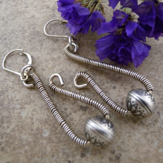 Paisley Sterling Silber Draht Gewickelt Blume Perle Ohrringe Paisley Sterling Silber Draht Gewickelt Blume Perle Ohrringe von canterburyvines