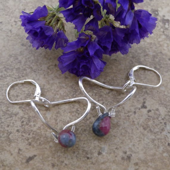 sterling Silber Ohrringe Mit Rubin Zoisit Tropfen sterling Silber Ohrringe Mit Rubin Zoisit Tropfen von canterburyvines