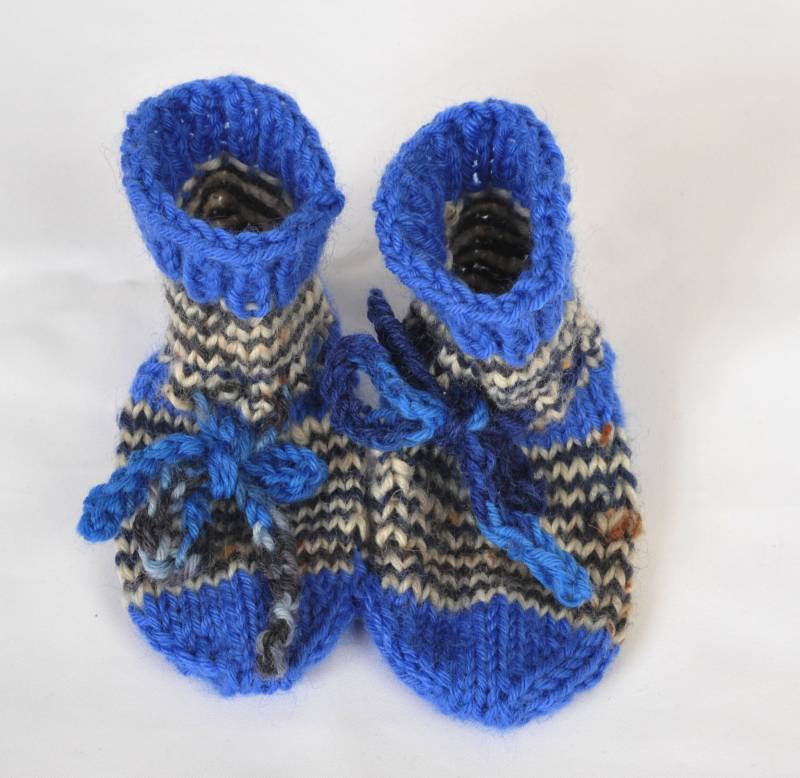 Babysocken Babyschuhe Blau Geringelt Handgestrickt Bis 6 Monate Wolle von cantharellus