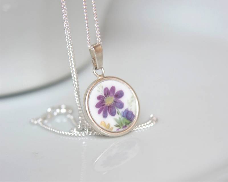 Porzellanschmuck - Anhänger Aus Porzellan Und Silber Ke10 von caoPorzellan