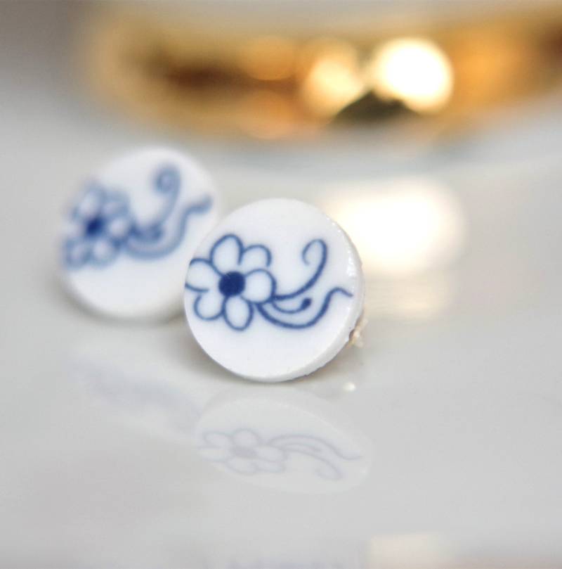 Porzellanschmuck-Unikat Ohrstecker Aus Porzellan Und Silber Oe 12 | 14 Mm von caoPorzellan