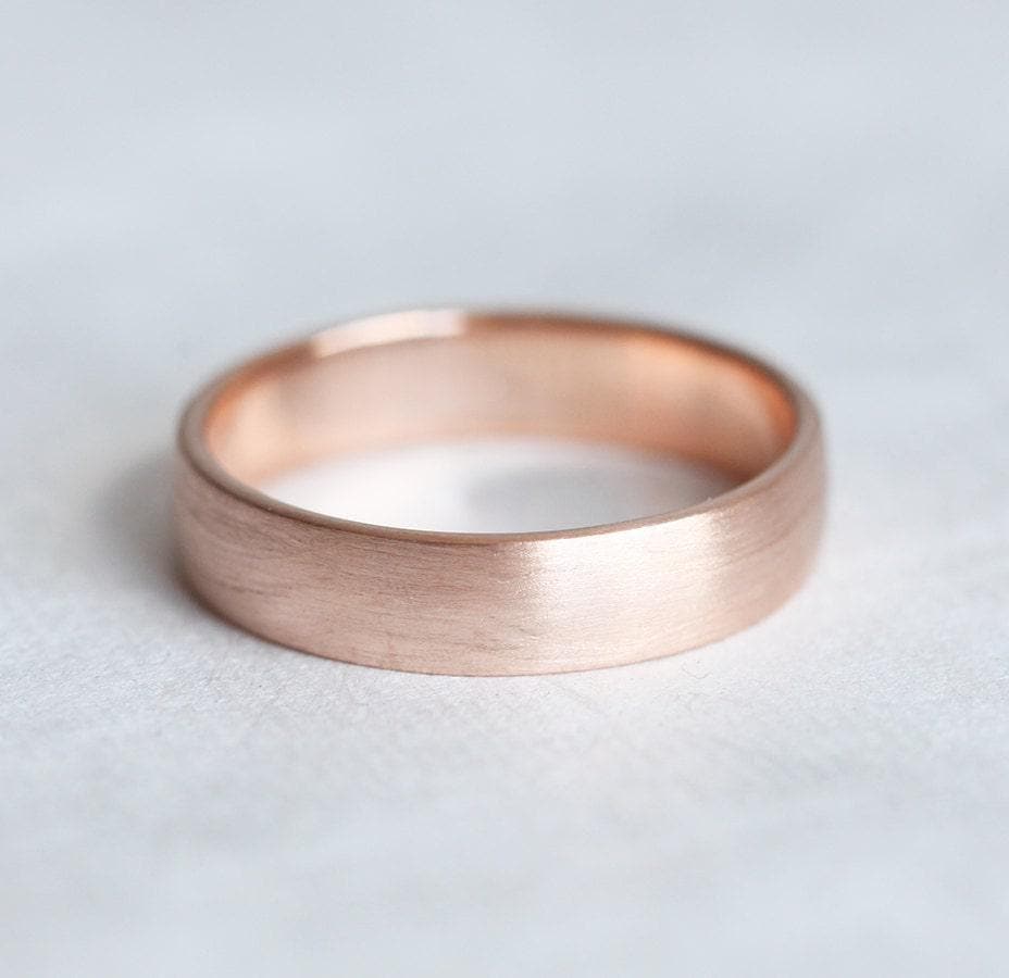 14K Solid Gold Ehering Gebürsteter Unisex Ring von capucinne