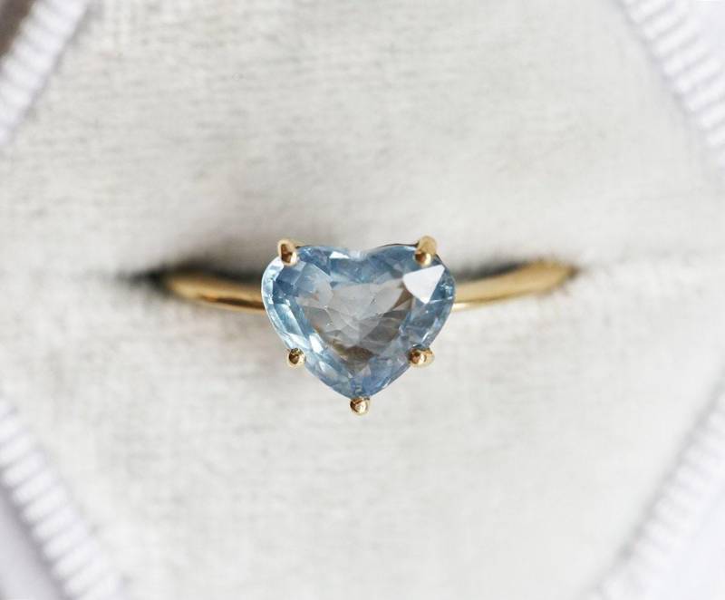 Herz Saphir Verlobungsring 1.72Ct Hellblauer Edelstein, 750Er Gelbgold von capucinne