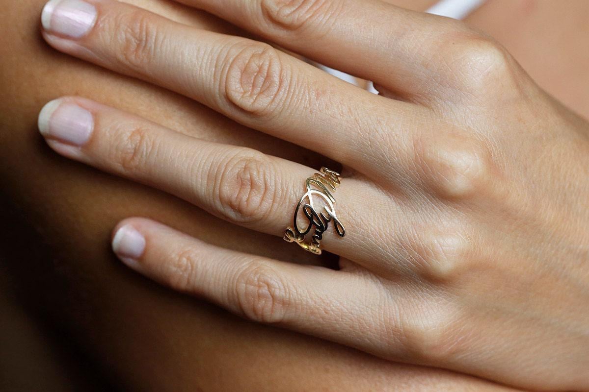 Personalisierter Signature Ring 14K Gold Custom Name Band von capucinne