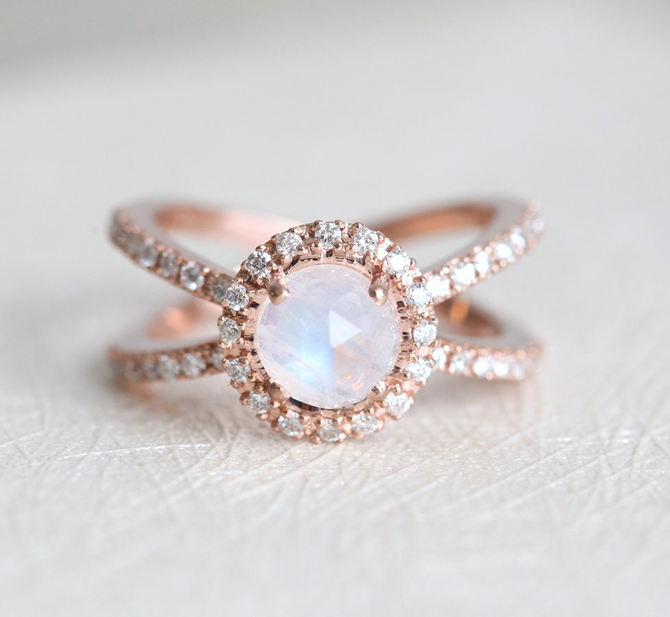 Rose Gold Verlobungsring, Mondstein Diamant Ring, Doppel Band Twisted Ring von capucinne