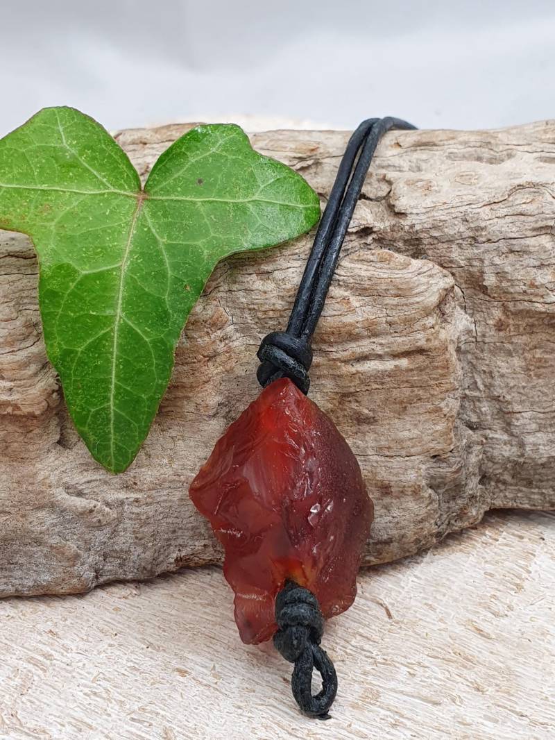 Karneol Anhänger Roh, Natürliche Halskette Mit Karneolanhänger, Geschenk Für Freundin, Schmuck Rohkristall Karneol Anhänger Roh, Natürliche Halskette Mit Karneolanhänger, Geschenk Für Freundin, Schmuck Rohkristall von caracoletta